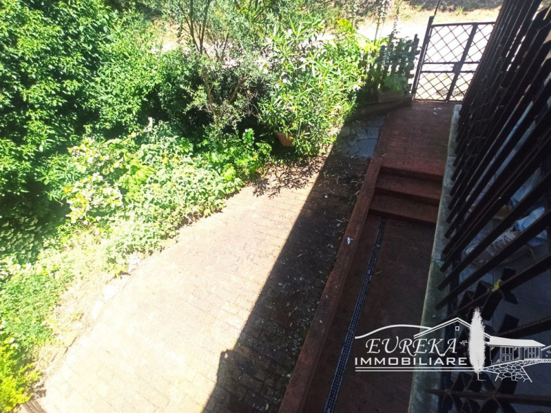 Immagine 41 di Villetta a schiera in vendita  in GIOIELLA a Castiglione Del Lago