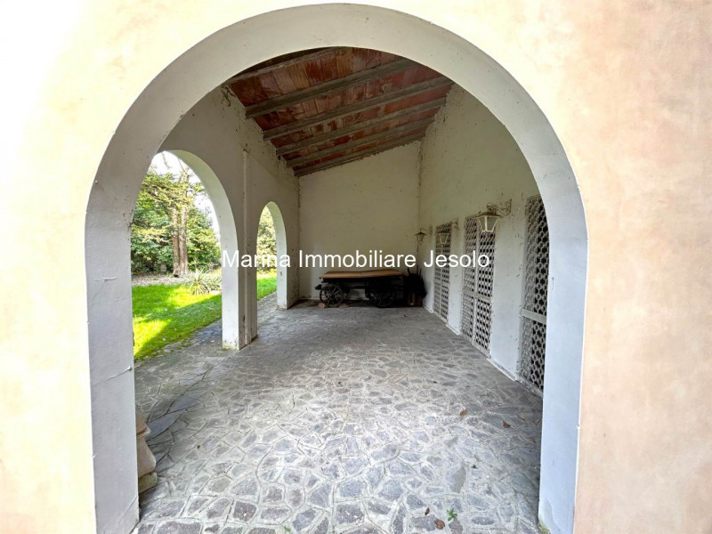 Immagine 4 di Villa in vendita  a Jesolo
