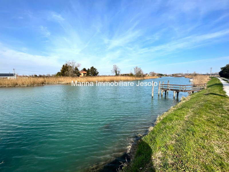 Immagine 9 di Villa in vendita  a Jesolo