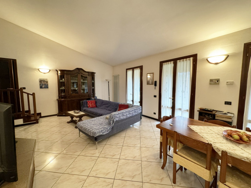 Immagine 5 di Casa bifamiliare in vendita  in VIA BOSCO a Borgo Veneto