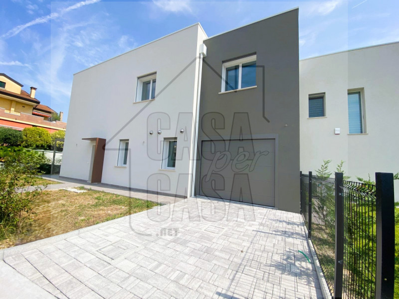 Immagine 8 di Casa trifamiliare in vendita  in Don Milani a Padova