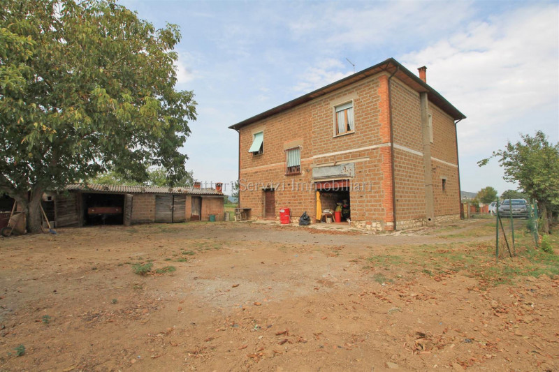 Immagine 2 di Casa indipendente in vendita  in santarello a Sinalunga