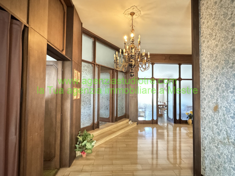 Immagine 2 di Casa indipendente in vendita  in Viale Kennedy, a Scorzè