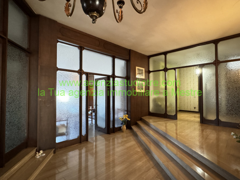 Immagine 4 di Casa indipendente in vendita  in Viale Kennedy, a Scorzè