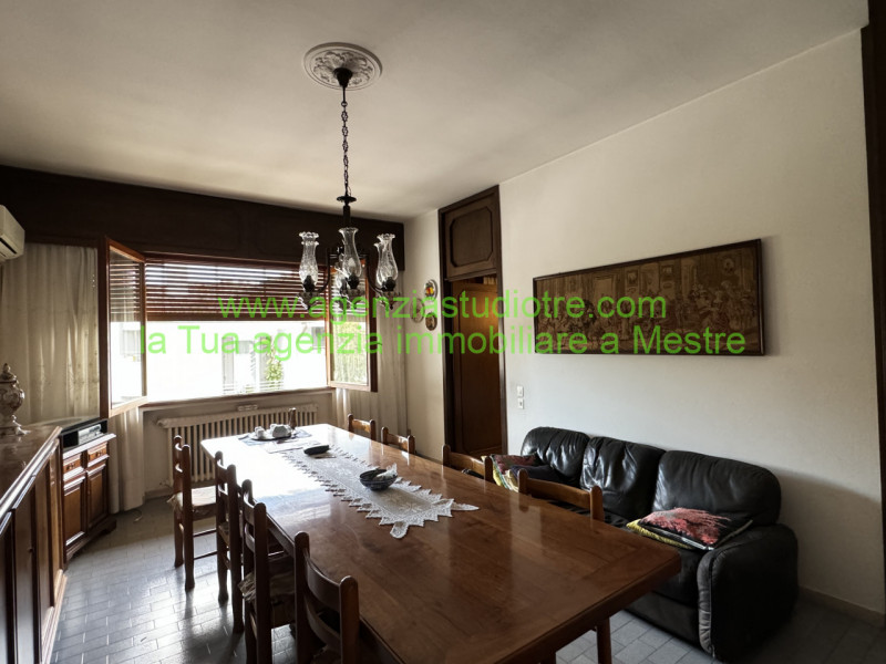 Immagine 9 di Casa indipendente in vendita  in Viale Kennedy, a Scorzè