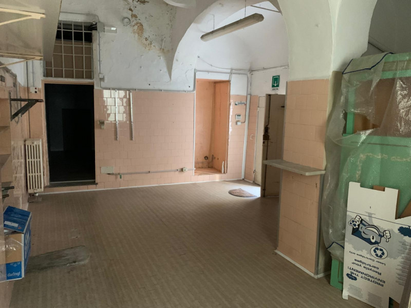 Immagine 2 di Negozio in affitto  in Via Ambrogio Volpi 8 a Casale Monferrato