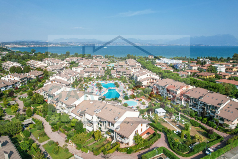 Immagine 1 di Appartamento in vendita  in Green Residence a Desenzano Del Garda