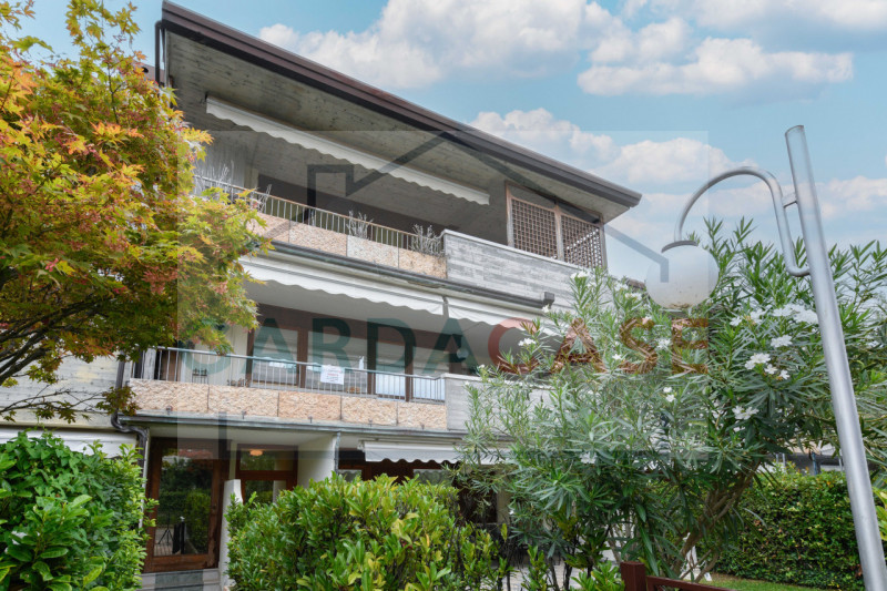 Immagine 3 di Appartamento in vendita  in Green Residence a Desenzano Del Garda