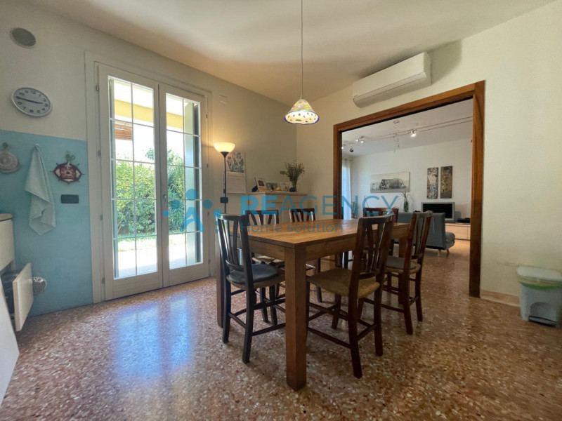 Immagine 4 di Casa bifamiliare in vendita  in VIA TIEPOLO, 6 a Monteviale