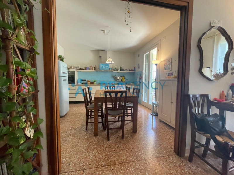 Immagine 6 di Casa bifamiliare in vendita  in VIA TIEPOLO, 6 a Monteviale