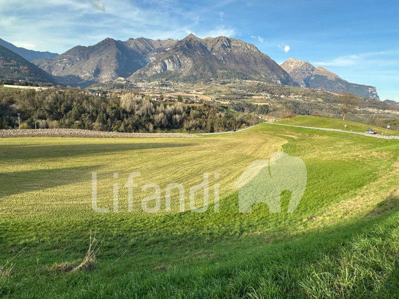 Immagine 2 di Terreno in vendita  a Comano Terme
