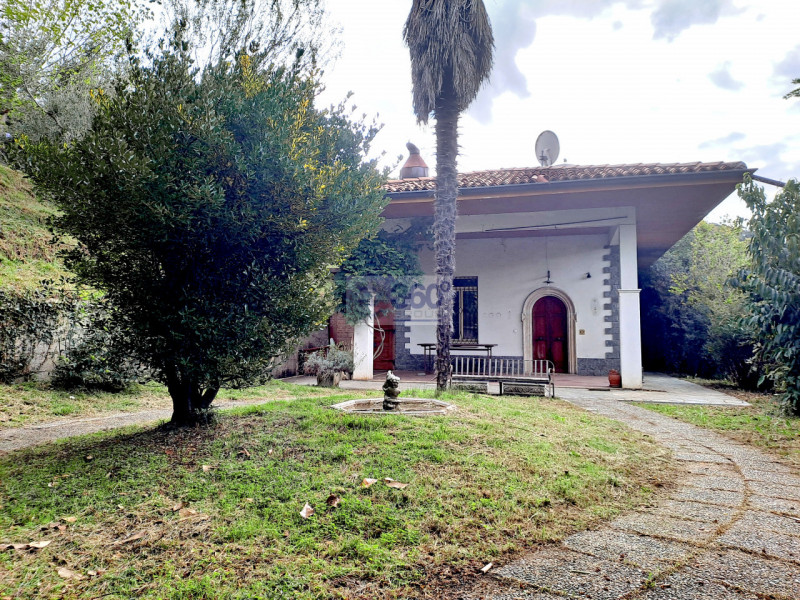 Immagine 2 di Villa in vendita  in Via XXV Aprile a Provaglio D'iseo