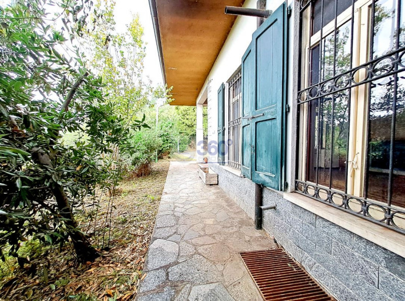 Immagine 4 di Villa in vendita  in Via XXV Aprile a Provaglio D'iseo