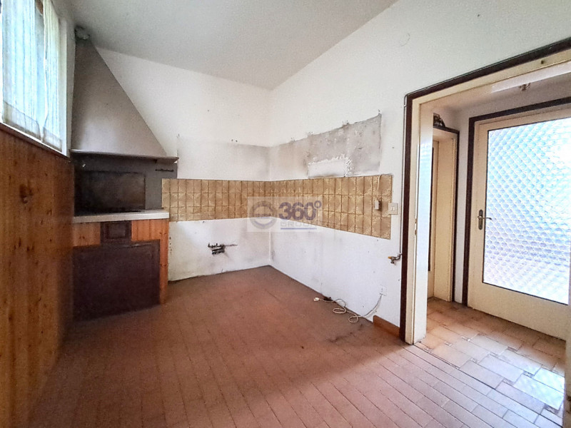 Immagine 15 di Villa in vendita  in Via XXV Aprile a Provaglio D'iseo