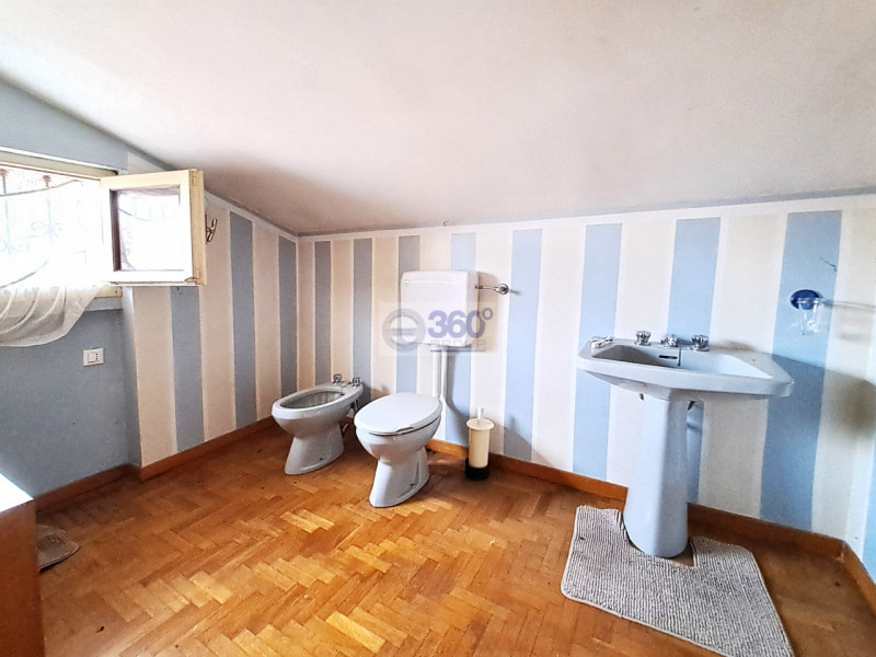 Immagine 16 di Villa in vendita  in Via XXV Aprile a Provaglio D'iseo