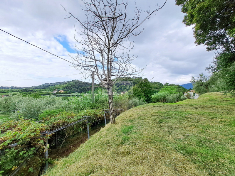 Immagine 26 di Villa in vendita  in Via XXV Aprile a Provaglio D'iseo