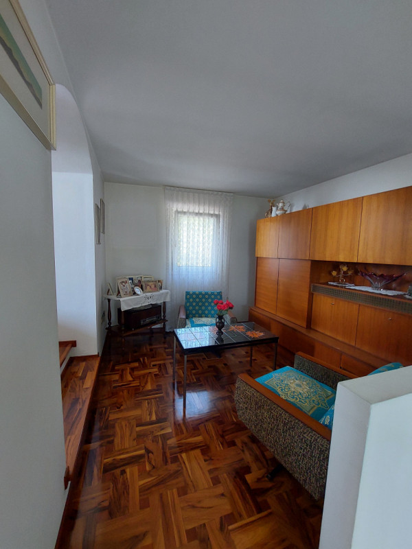 Immagine 5 di Casa indipendente in vendita  in Contrà Saccardo 1/B a Schio