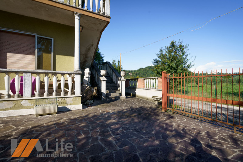 Immagine 16 di Casa bifamiliare in vendita  in Strada della Pergoletta a Vicenza