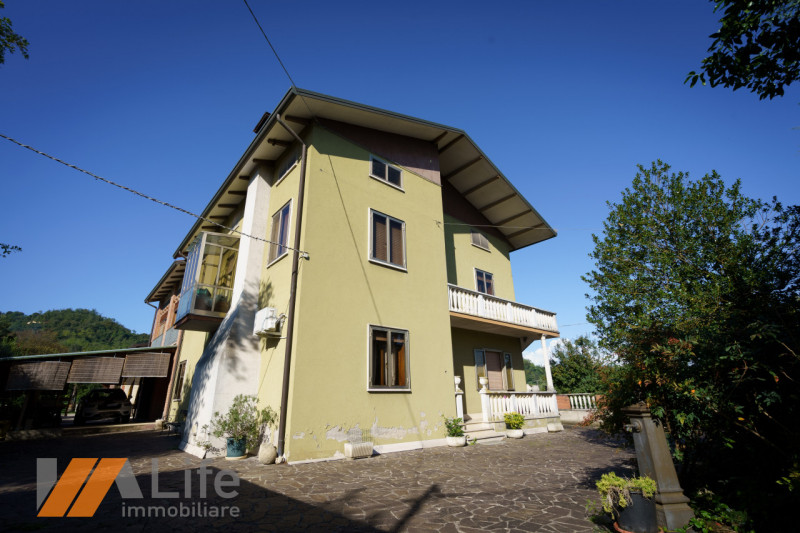 Immagine 17 di Casa bifamiliare in vendita  in Strada della Pergoletta a Vicenza
