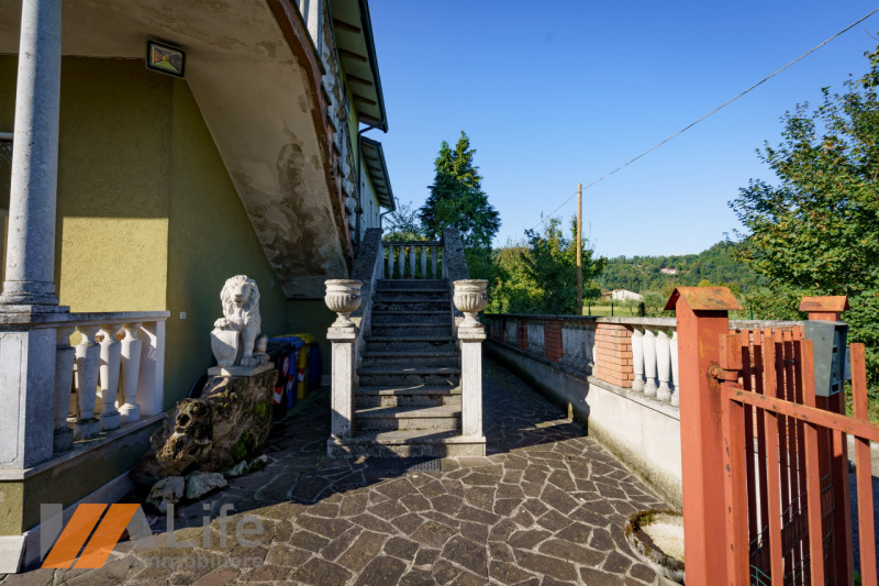Immagine 18 di Casa bifamiliare in vendita  in Strada della Pergoletta a Vicenza