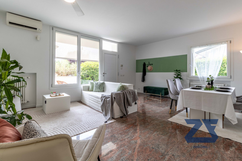 Immagine 6 di Casa bifamiliare in vendita  in Via Redipuglia a Castelfranco Veneto