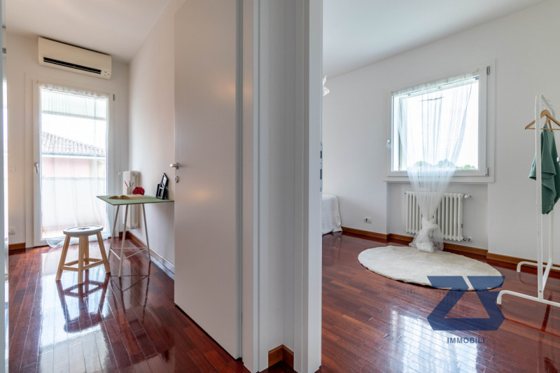 Immagine 28 di Casa bifamiliare in vendita  in Via Redipuglia a Castelfranco Veneto