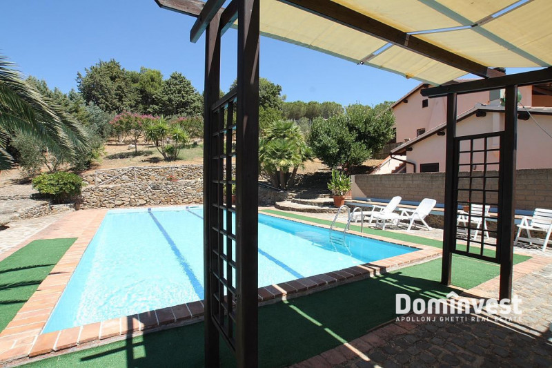 Immagine 6 di Villa in vendita  in Strada Provinciale 43 Macchiascandona a Castiglione Della Pescaia