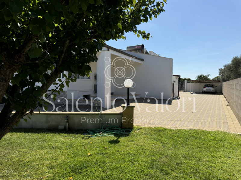 Immagine 4 di Villa in vendita  in Contrada Tuli-Jala a Parabita
