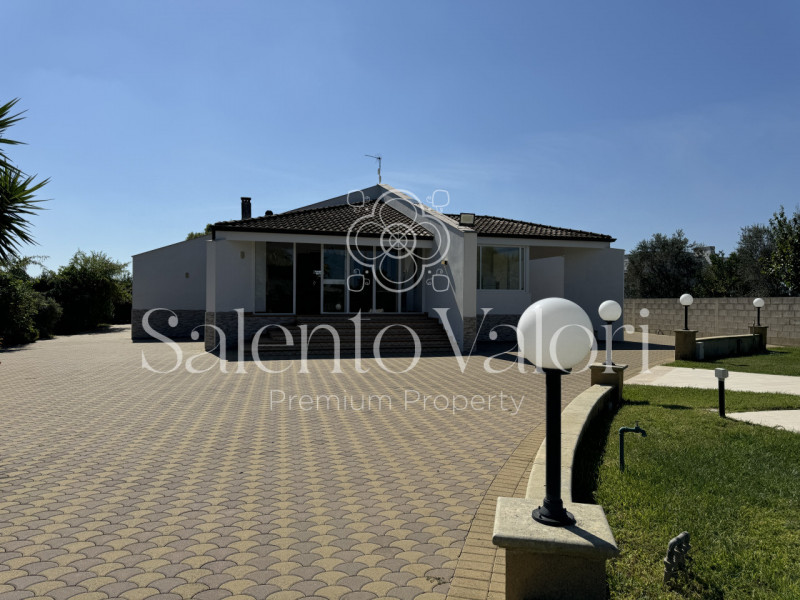 Immagine 17 di Villa in vendita  in Contrada Tuli-Jala a Parabita