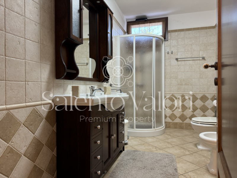 Immagine 46 di Villa in vendita  in Contrada Tuli-Jala a Parabita