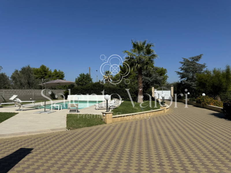 Immagine 50 di Villa in vendita  in Contrada Tuli-Jala a Parabita