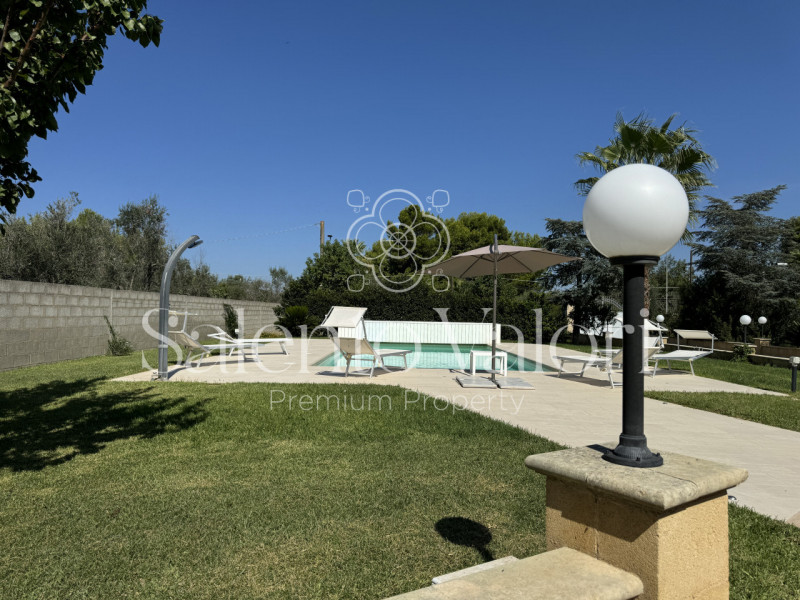Immagine 51 di Villa in vendita  in Contrada Tuli-Jala a Parabita