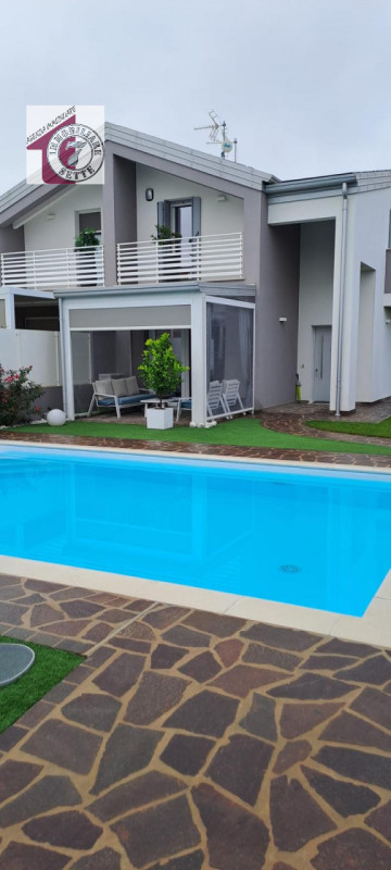 Immagine 1 di Casa bifamiliare in vendita  in via giovanni falcone a Villafranca Padovana