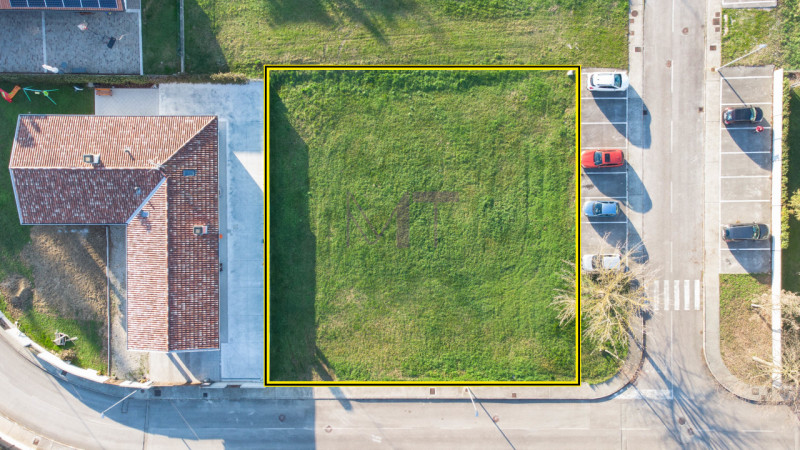 Immagine 2 di Terreno in vendita  in via Bugatto a Aiello Del Friuli