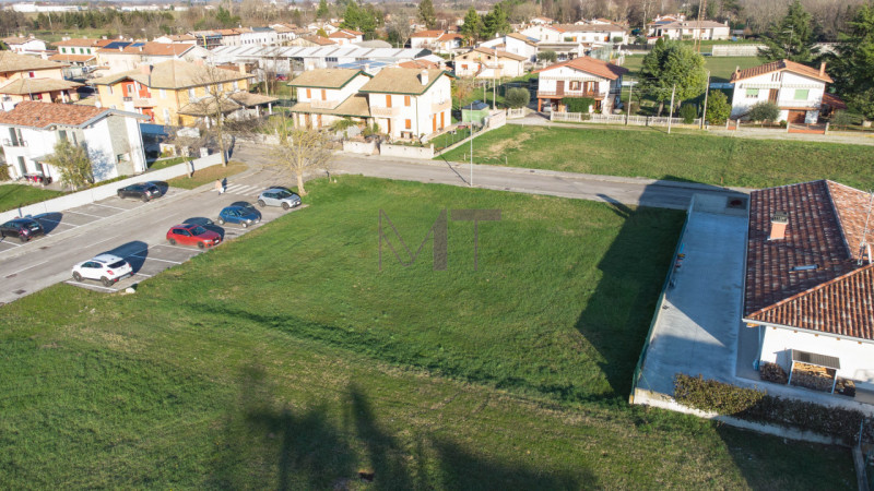 Immagine 13 di Terreno in vendita  in via Bugatto a Aiello Del Friuli