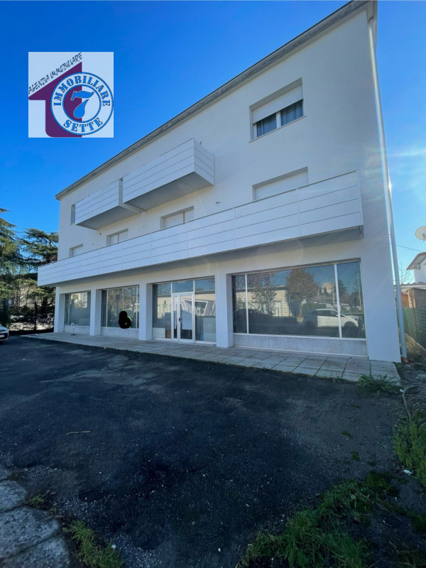 Immagine 1 di Negozio in vendita  in via dei contarini a Piazzola Sul Brenta