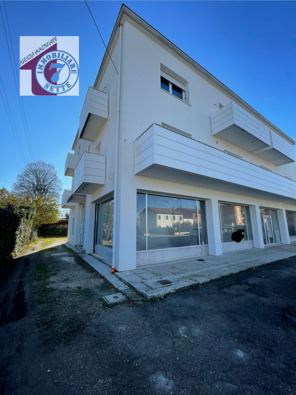 Immagine 2 di Negozio in vendita  in via dei contarini a Piazzola Sul Brenta