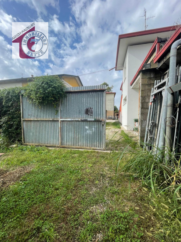 Immagine 6 di Negozio in vendita  in via dei contarini a Piazzola Sul Brenta