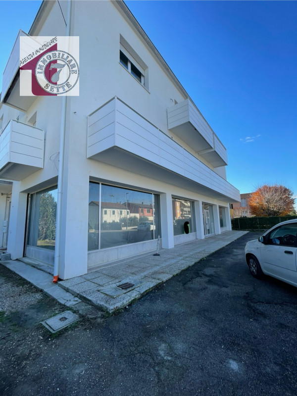 Immagine 7 di Negozio in vendita  in via dei contarini a Piazzola Sul Brenta