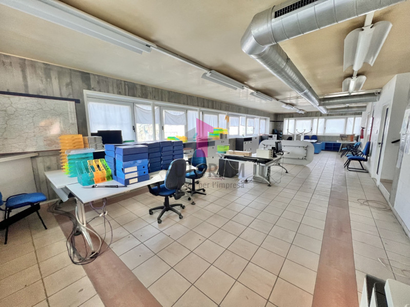 Immagine 1 di Ufficio in affitto  a Costabissara