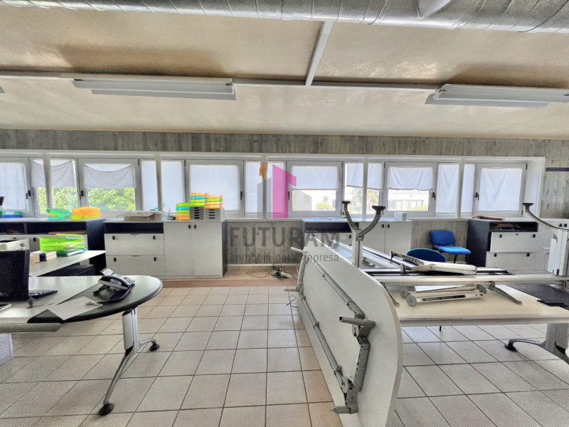 Immagine 4 di Ufficio in affitto  a Costabissara