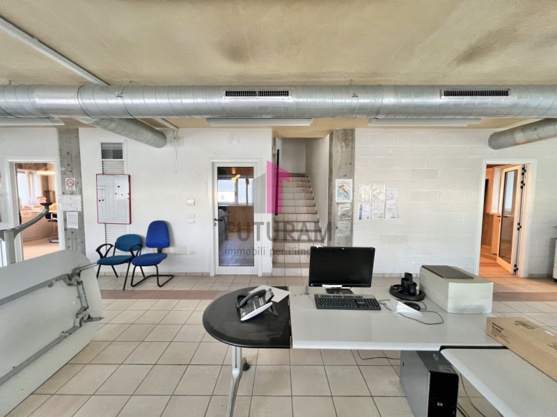 Immagine 9 di Ufficio in affitto  a Costabissara