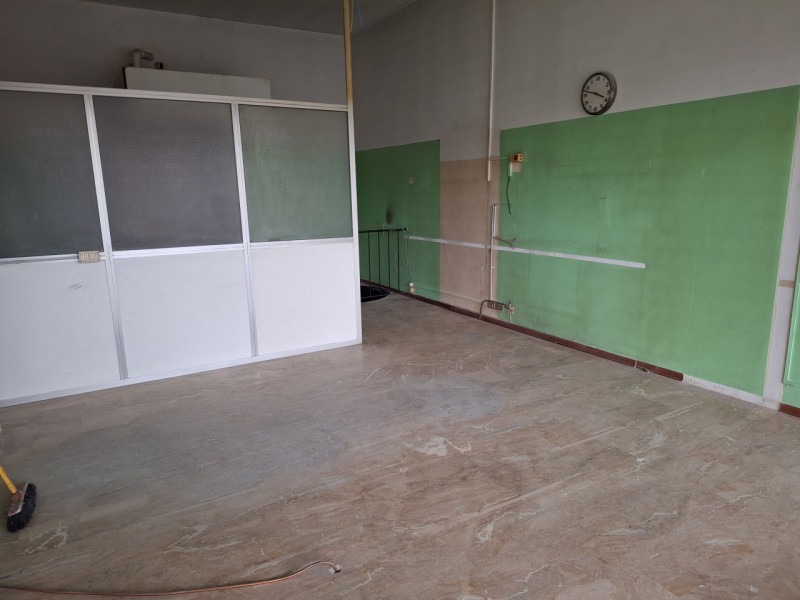 Immagine 3 di Ufficio in affitto  a Sissa Trecasali