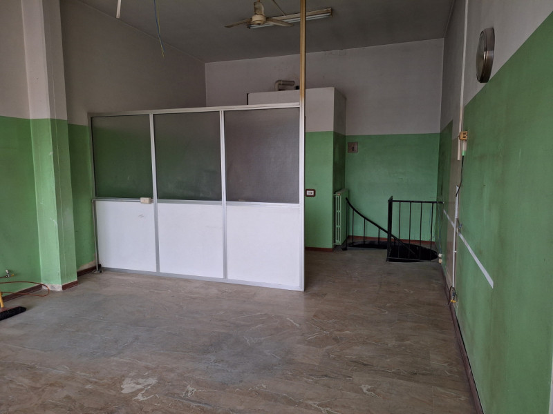 Immagine 4 di Ufficio in affitto  a Sissa Trecasali