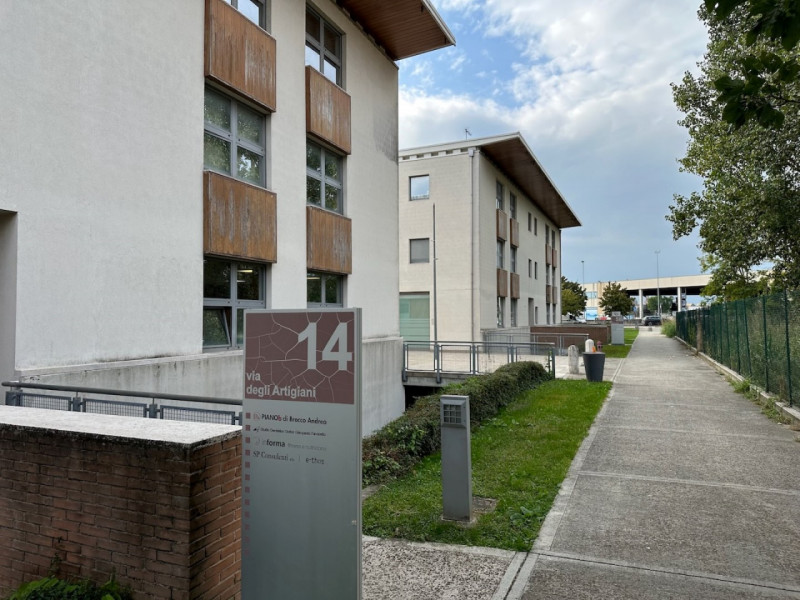 Immagine 2 di Ufficio in vendita  in Via degli Artigiani 14 a Este