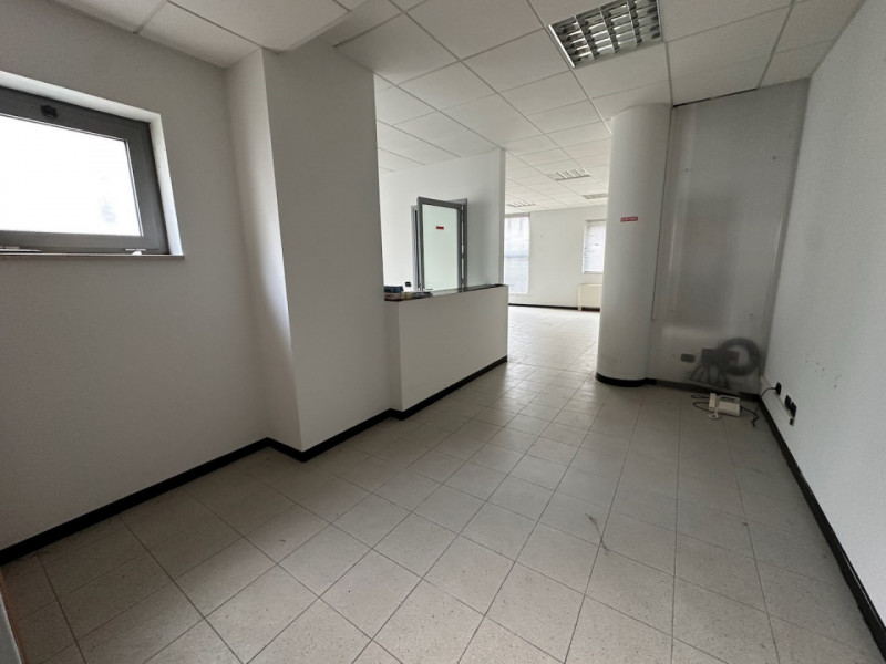 Immagine 4 di Ufficio in vendita  in Via degli Artigiani 14 a Este
