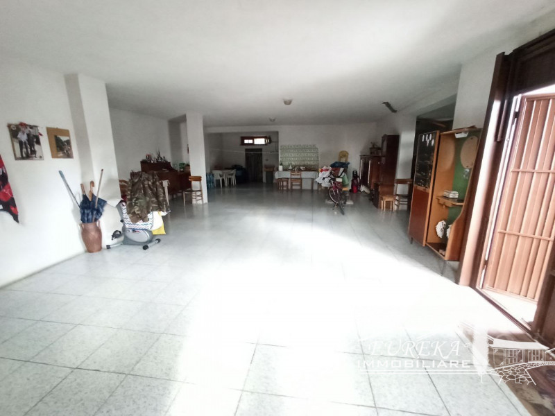 Immagine 34 di Villa in vendita  in via roma 152 a Castiglione Del Lago