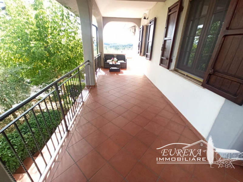 Immagine 55 di Villa in vendita  in via roma 152 a Castiglione Del Lago