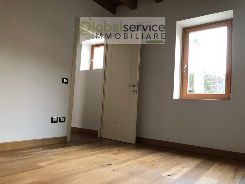 Immagine 9 di Appartamento in vendita  in Via S. Benedetto, 3 a Brescia