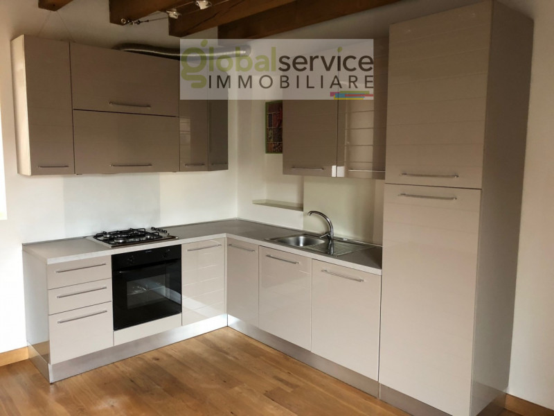 Immagine 14 di Appartamento in vendita  in Via S. Benedetto, 3 a Brescia